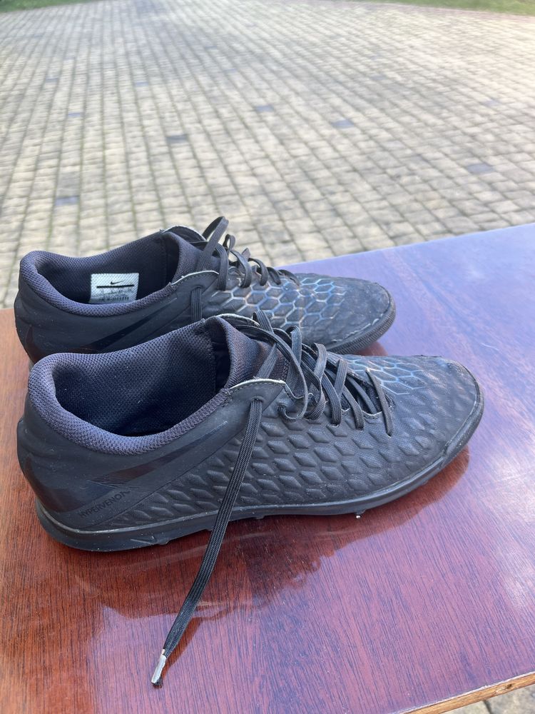 Сороконіжки Nike