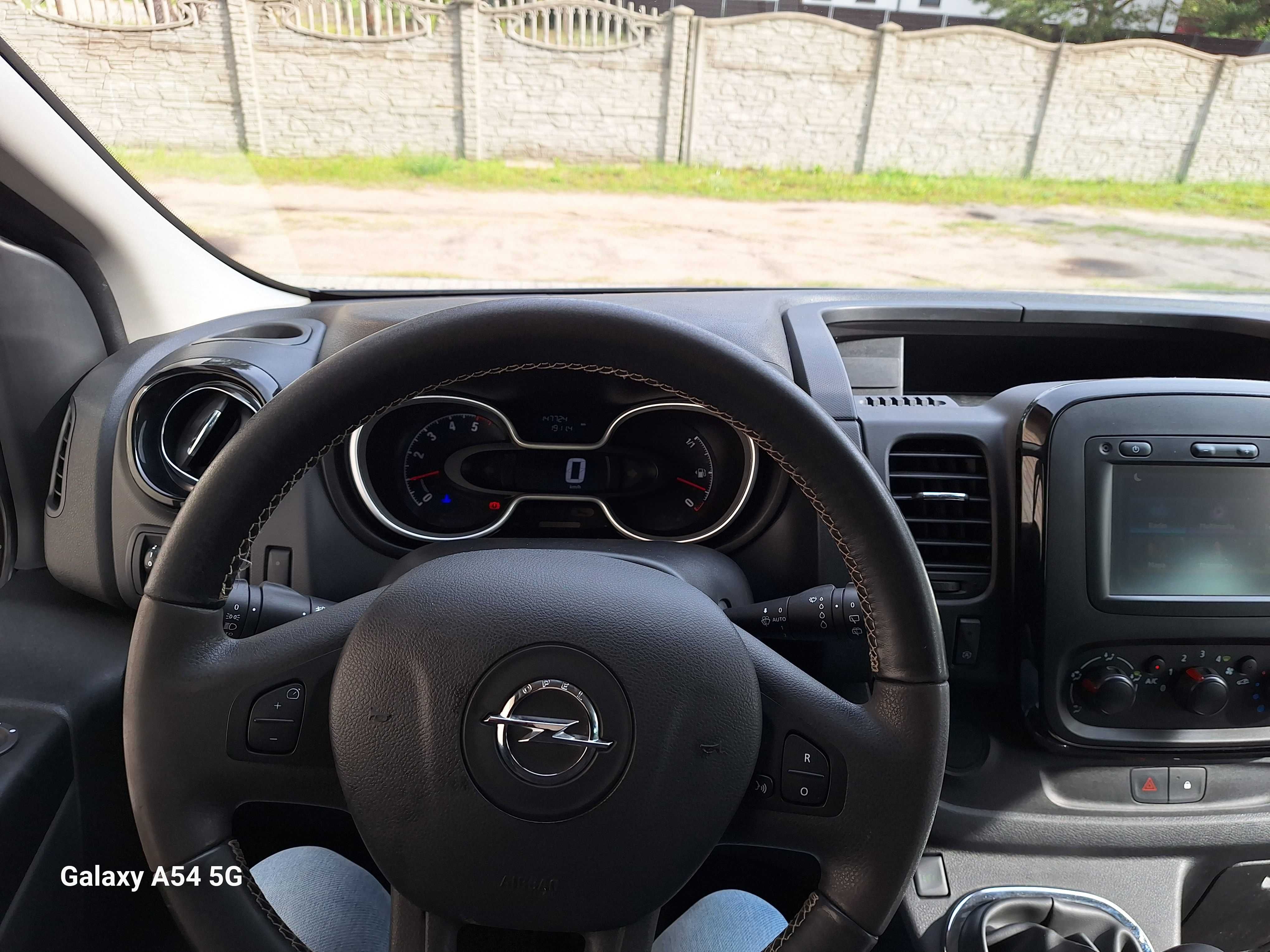 Opel Vivaro 1.6 CDTI | 9-osobowy | Hak | REJ. 2019,03