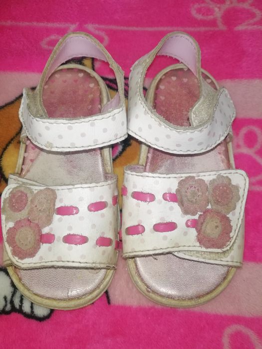 Sandałki rozmiar 21