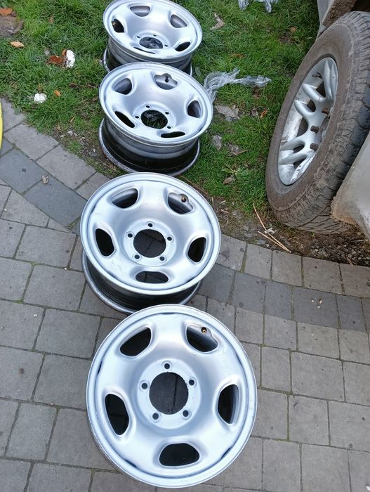 Felgi  16 Grand Vitara 1 stalowe 5x139,7
