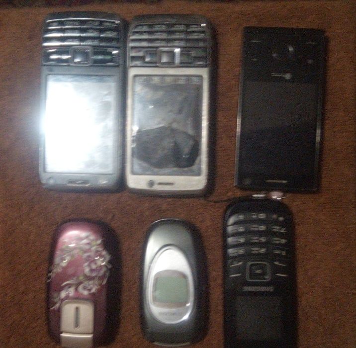 Телефоны NOKIA E71, E71,SAMSUNG GT-E1200, SAMSUNG SGh-X460