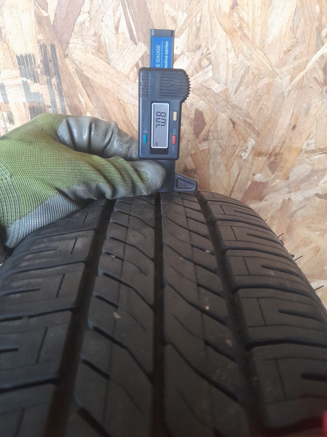 Шини Goodyear GT3 185/65 R15 88T Б/У 7 мм