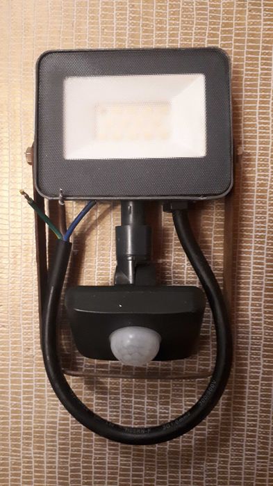 Projetores LED com sensor de movimento