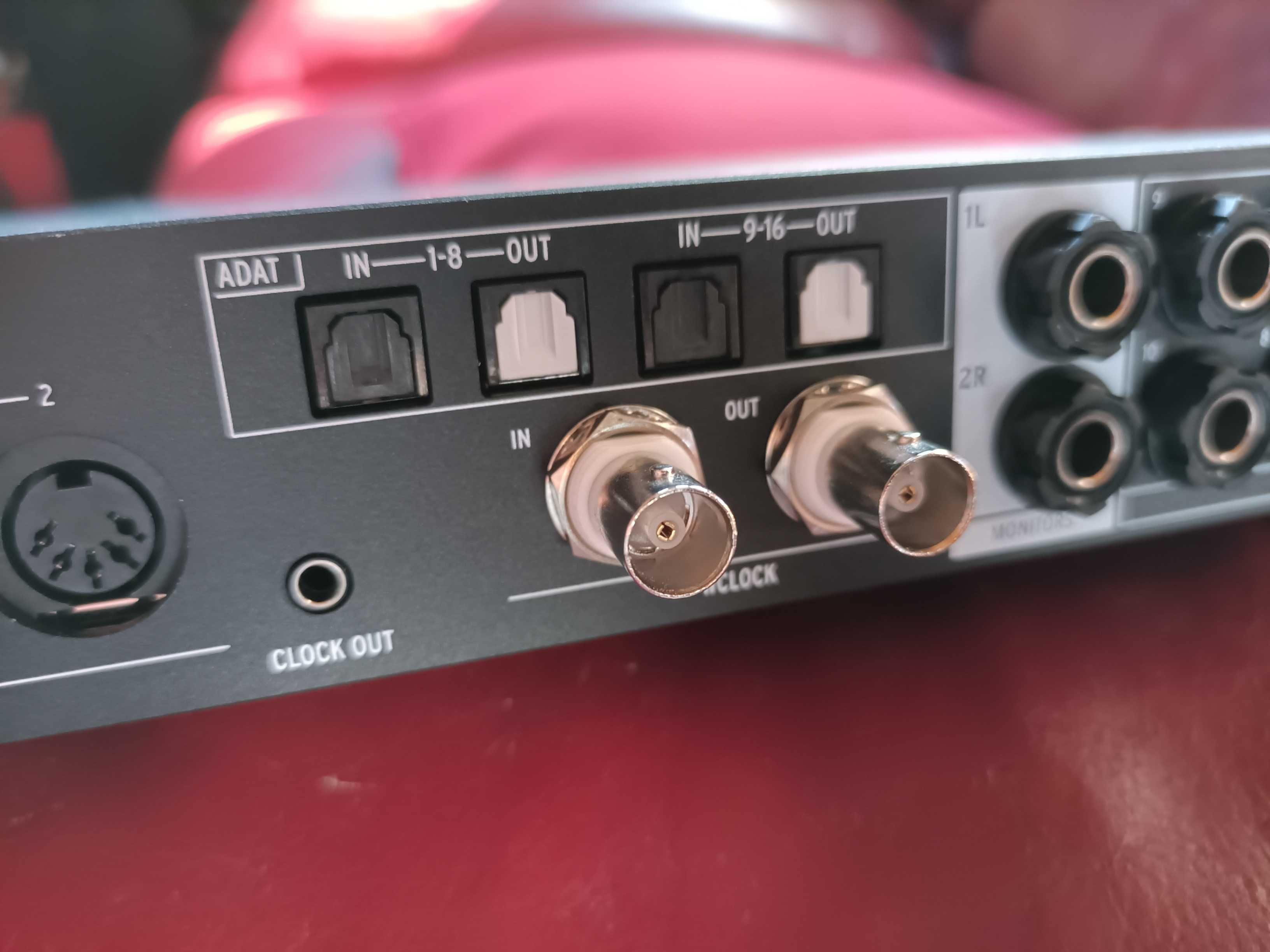 Interface Áudio Arturia 16Rig