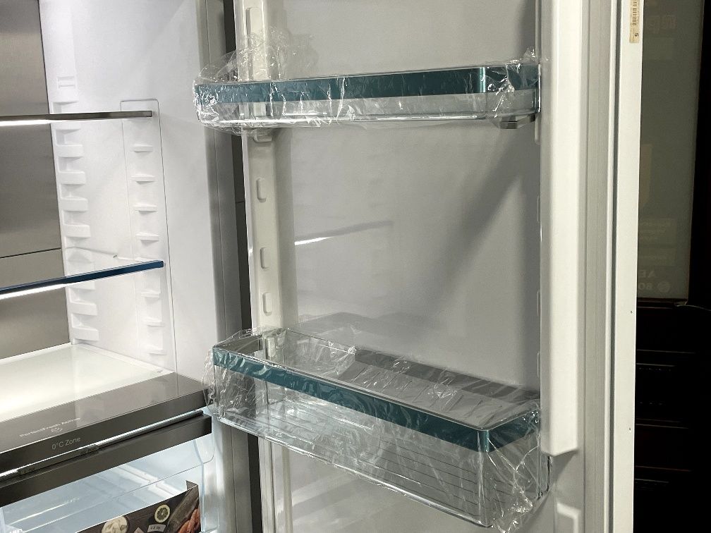 Новий Холодильник Miele KFN 7795 Льодогенератор Вбудований