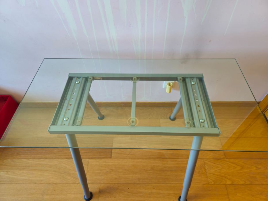 Mesa Secretária com Tampo de Vidro