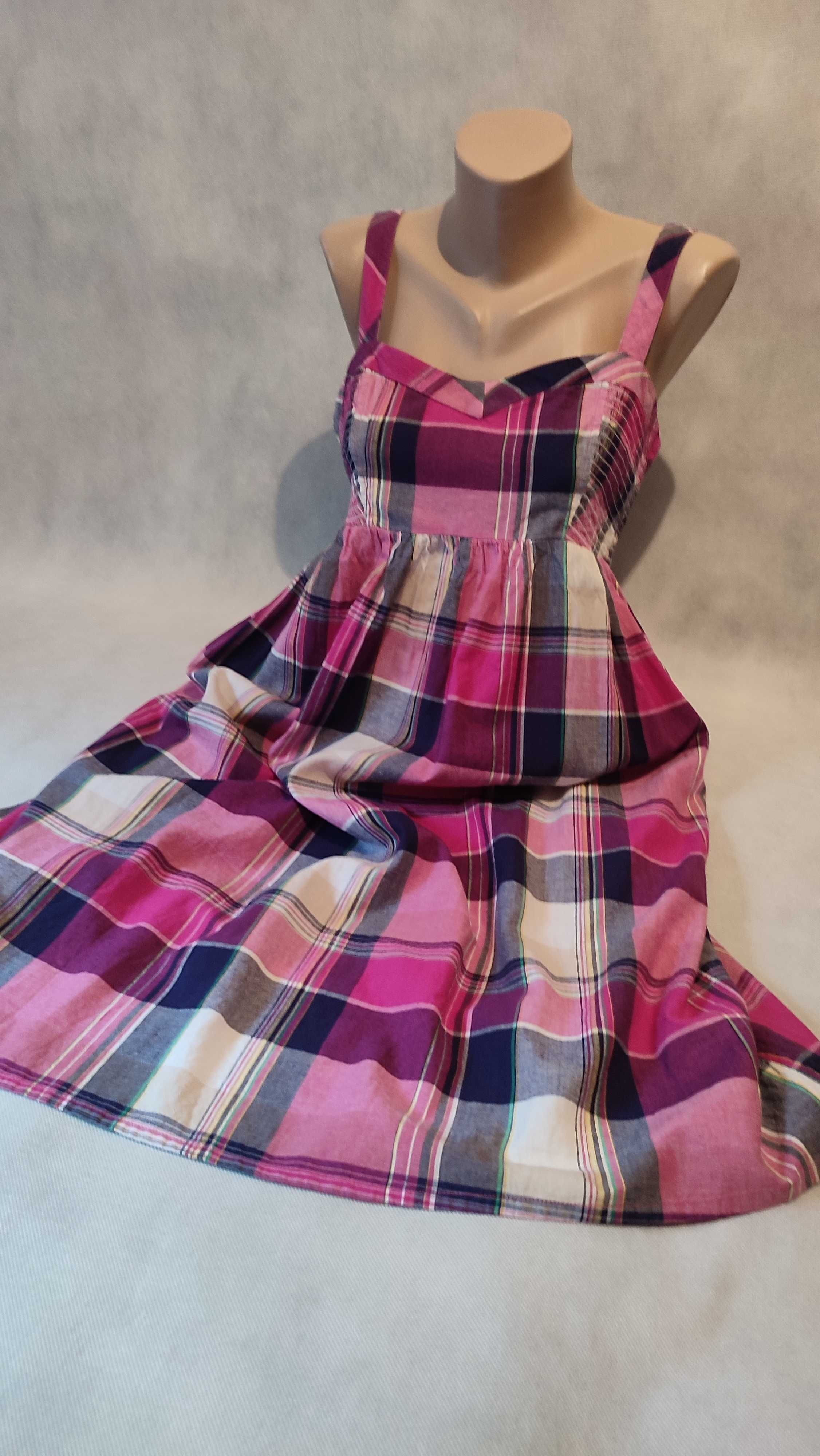 Bawełniana sukienka kolorowa plus size w kratę na szelkach dekolt 44
