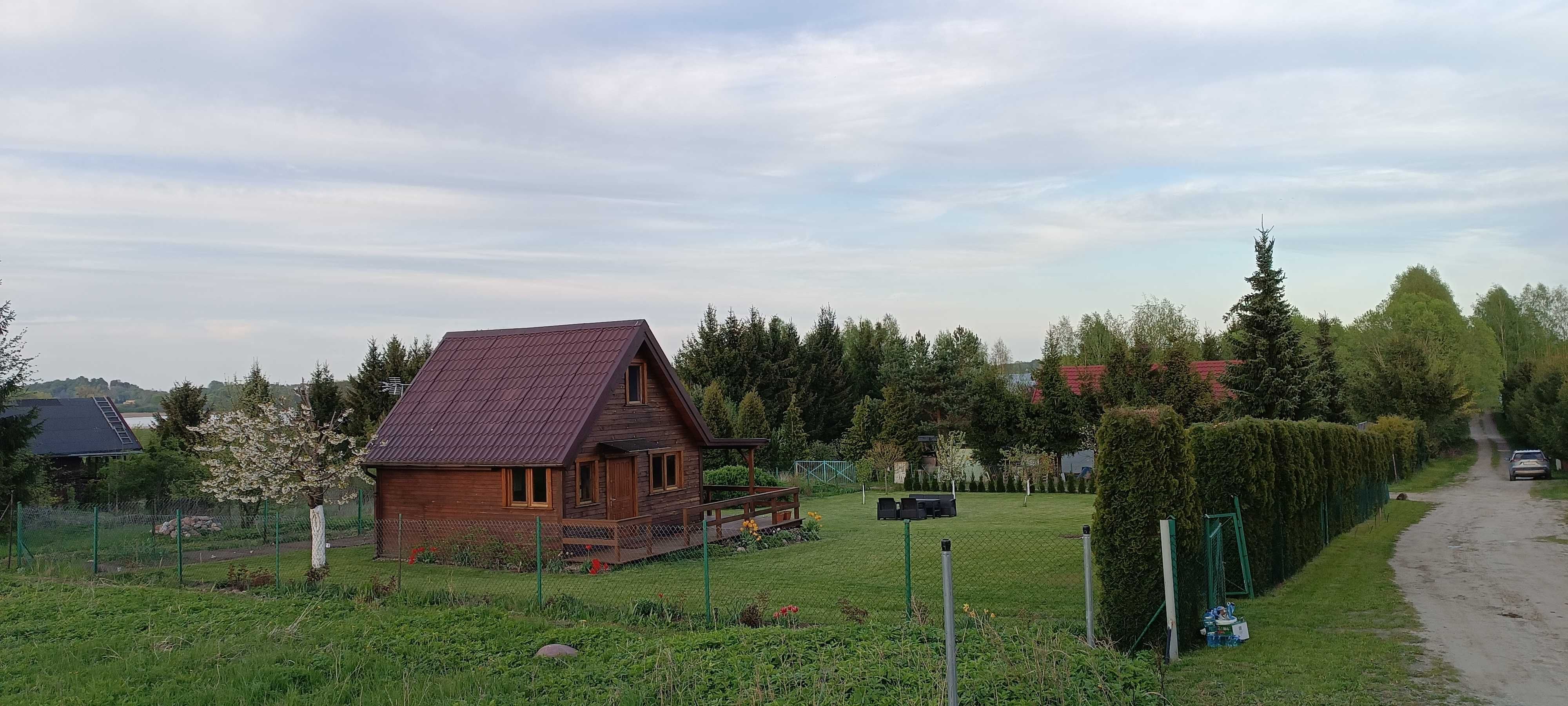 Chatka u Tadka nad pięknym Jeziorem Dadaj