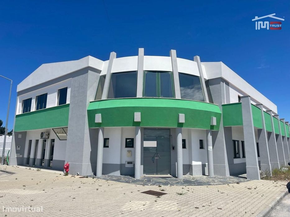 Imperdível Armazém 1854m2 com Estacionamento e Lote 990m2  Ideal pa...