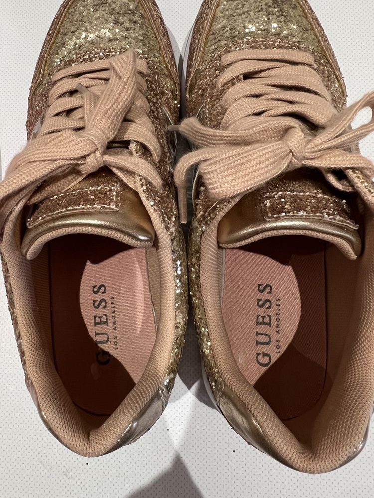 GUESS Sneakersy Rose Gold
