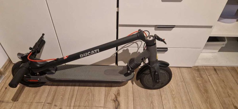 Hulajnoga Elektryczna Ducati v1 Pro