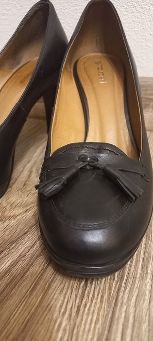 Eleganckie obcasy buty na obcasie Gino Rossi 36