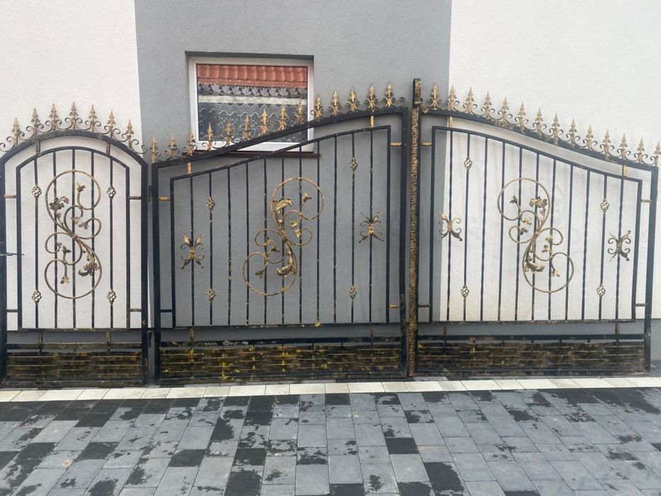 Ковані ворота з хвірткою