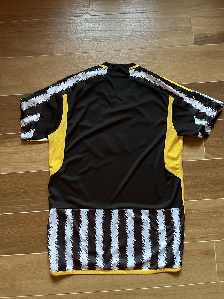 Koszulka Juventus Adidas noszona rzadko sezon 23/24 home rozmiar L