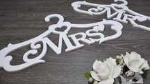 Вішаки Mr/ Mrs для наречених
