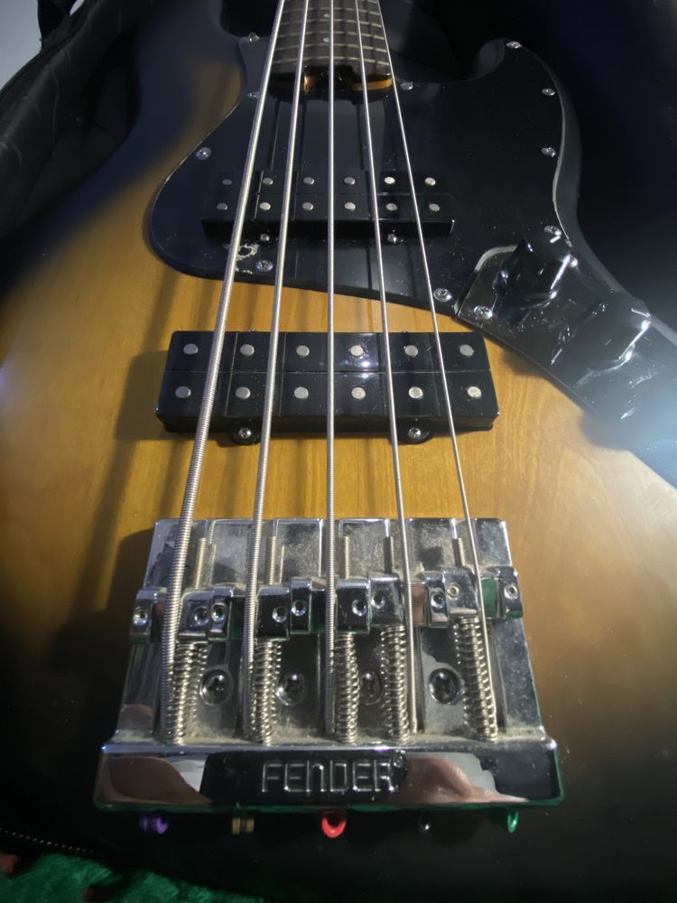 Fender Modern Player Jazz Bass V Satin 5 cordas com saco original