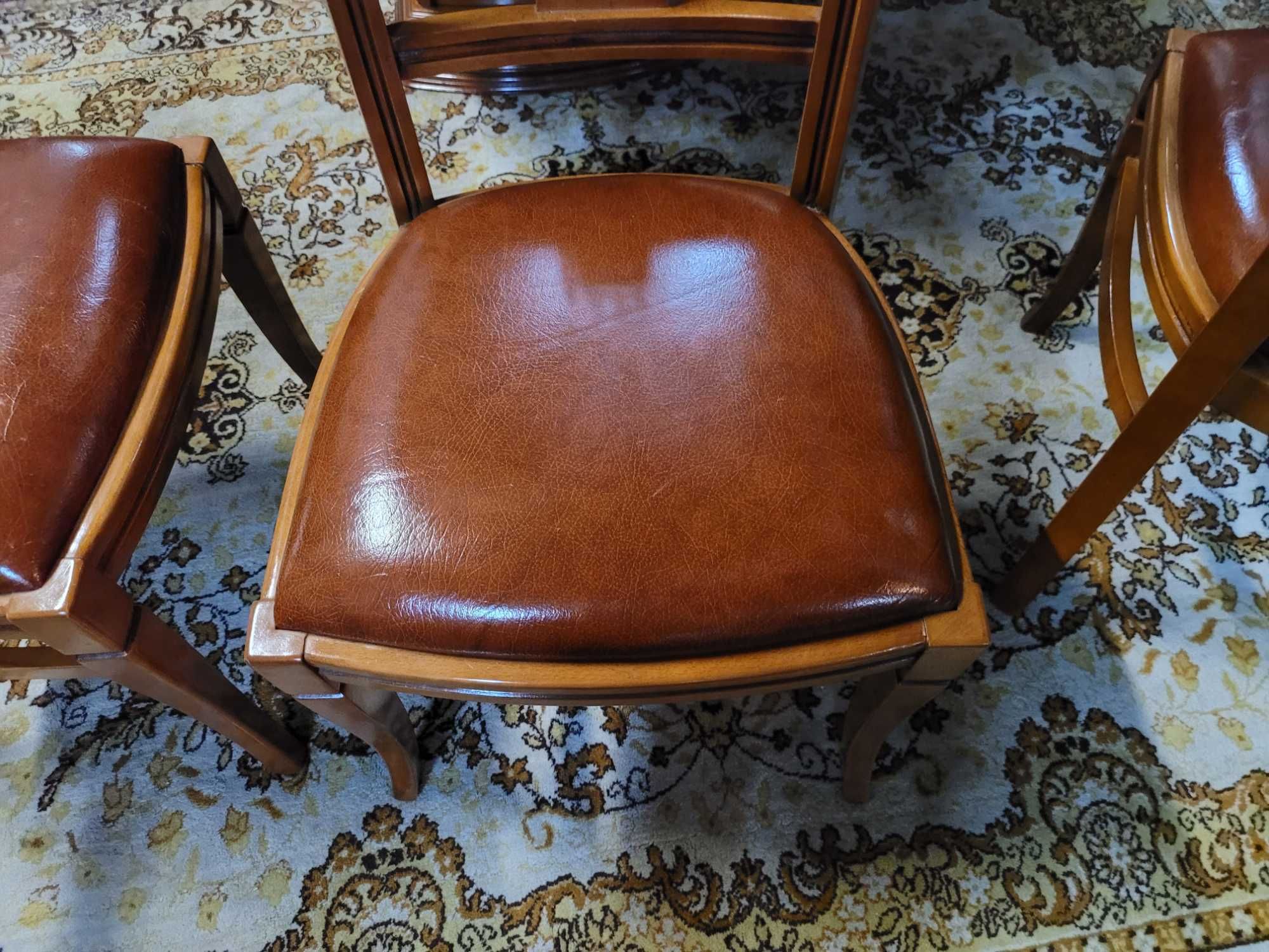 Cadeiras em madeira maciça - óptimo estado - Valor unitário