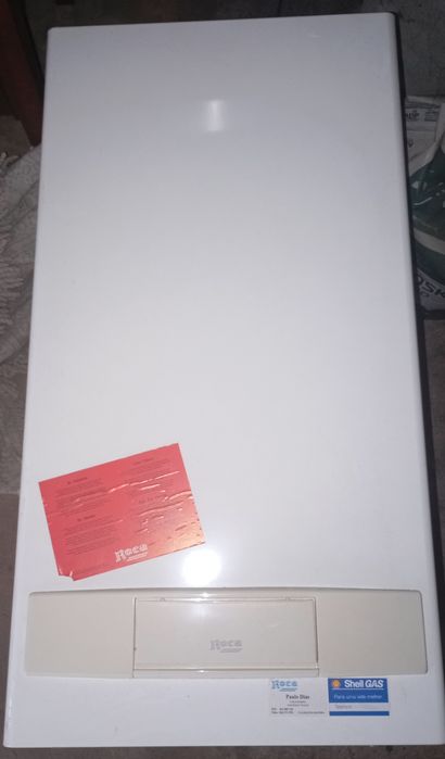 Conjunto de radiadores e caldeira a gás para aquecimento central