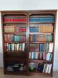 Estantes com livros NORUEGUESES