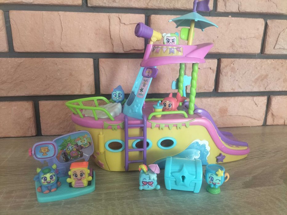 MojiPops Statek plus figurki i akcesoria