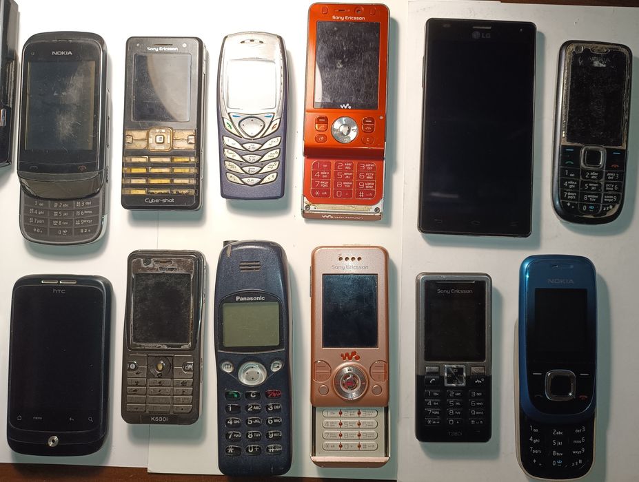 Телефоны на запчасти, в коллекцию