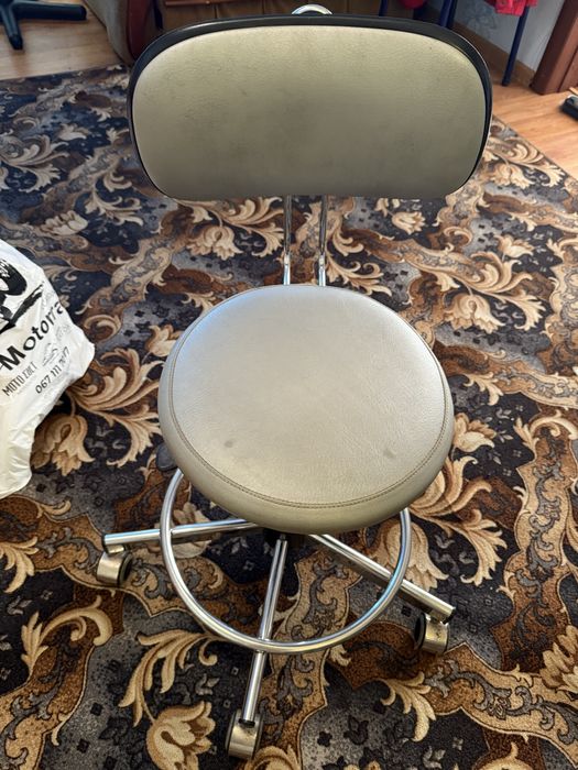 Стол  для стерилизации , тележка ,стул для мастера,барный стул