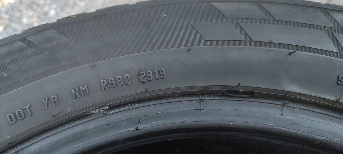 Opony zimowe z 2013r 6mm 215/65/16c Pirelli 3N