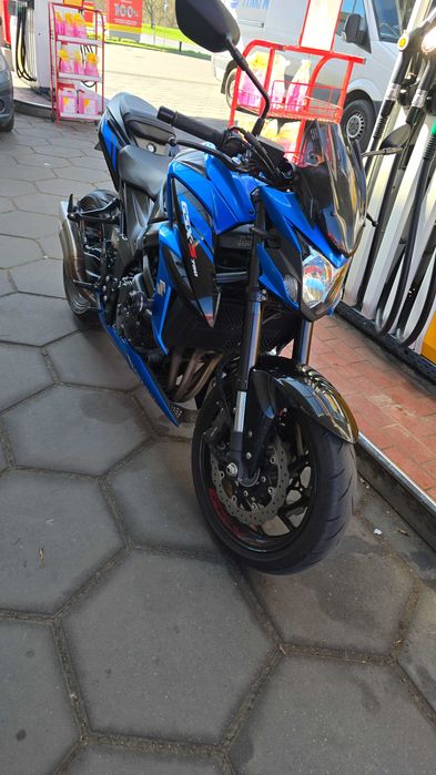 Suzuki GSX-s 750