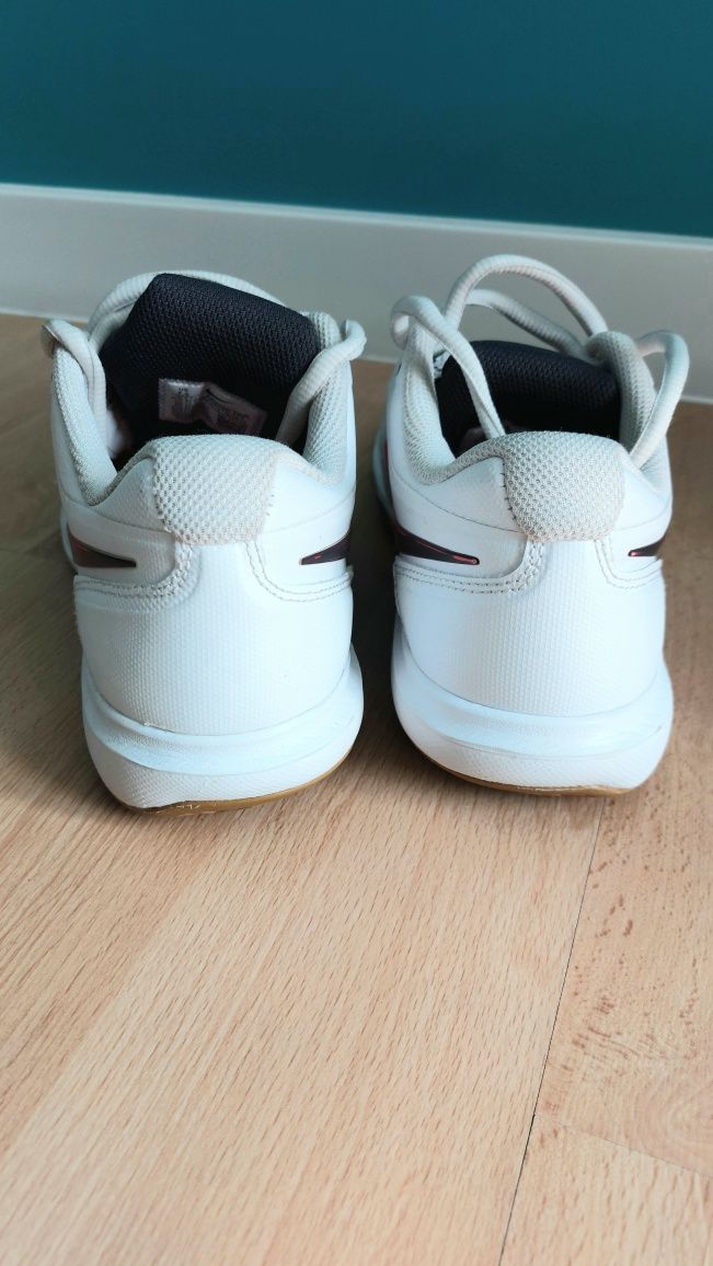 Buty Nike (halówki)  r. 39,,5  NOWE