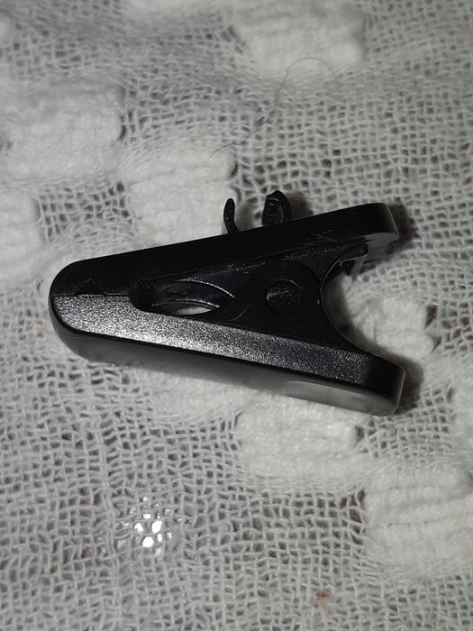 прищепка для наушников