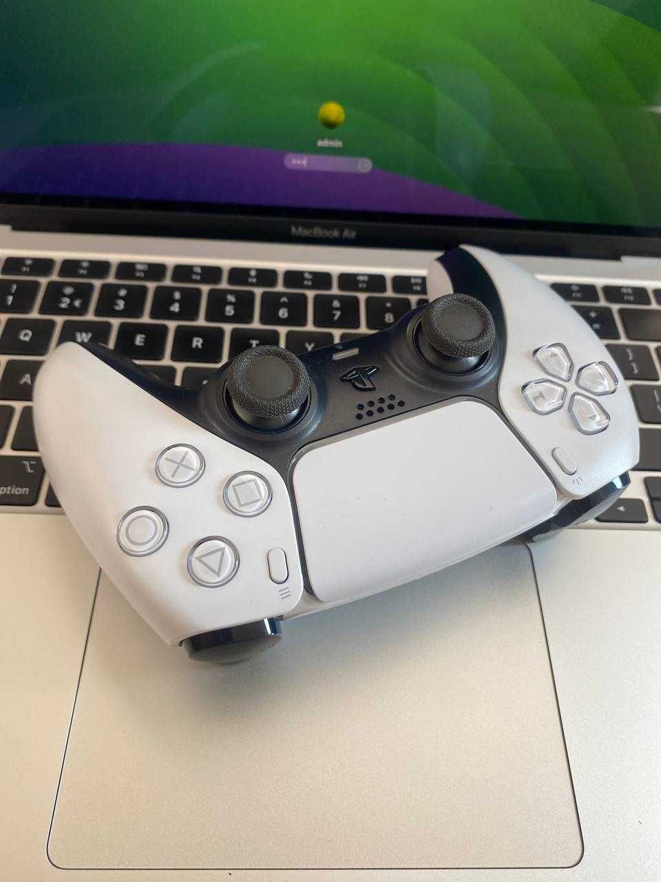Sprzedam w prawie nowy pad do PS5 z personalizacją Mouse Click!