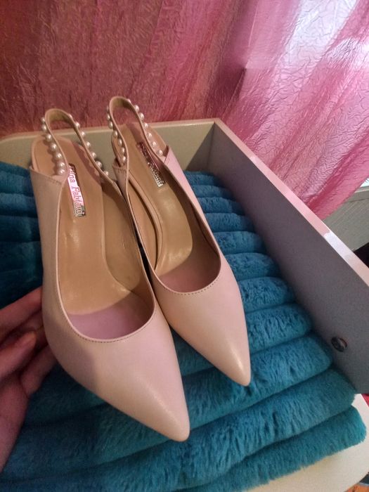 Продам шкіряні жіночі босоніжки, туфлі