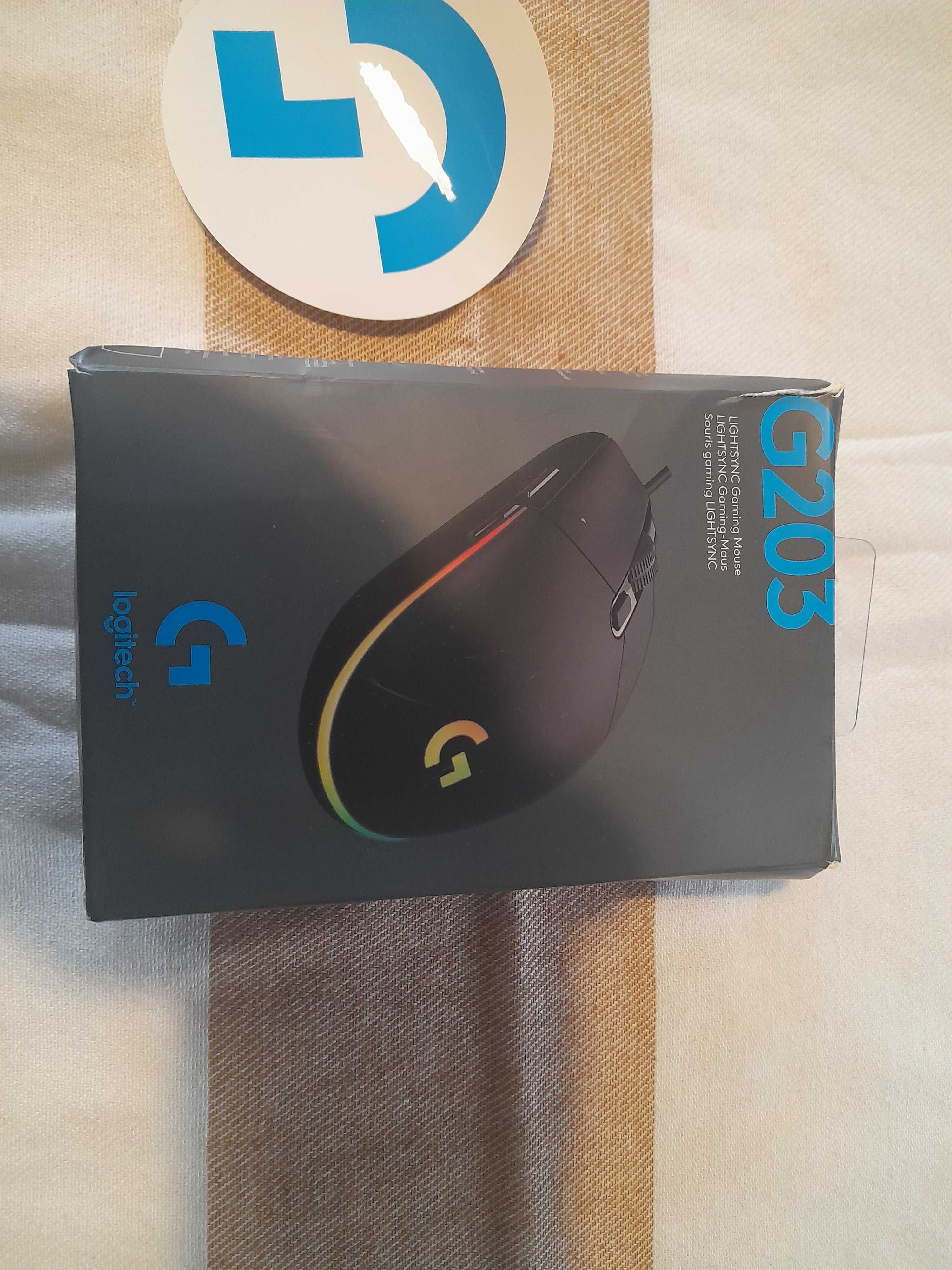 Logitech G203 - Profesjonalna mysz gamingowa w kolorze czarnym.