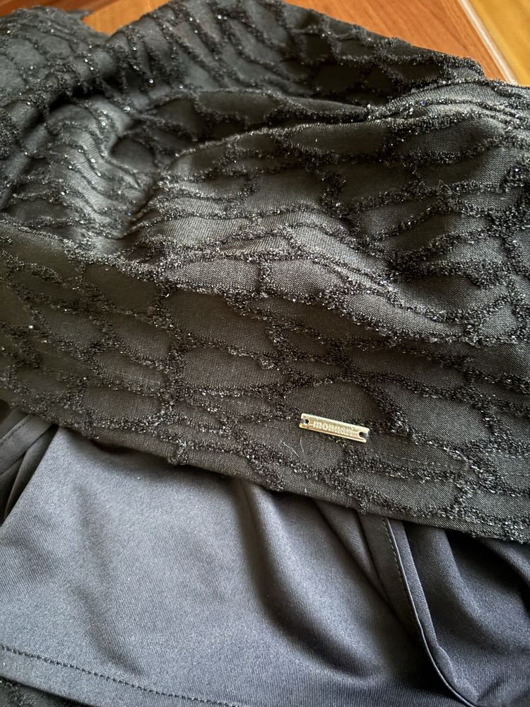 Sukienka Monnari blyszczący materiał rozmiar 44 XL czarna