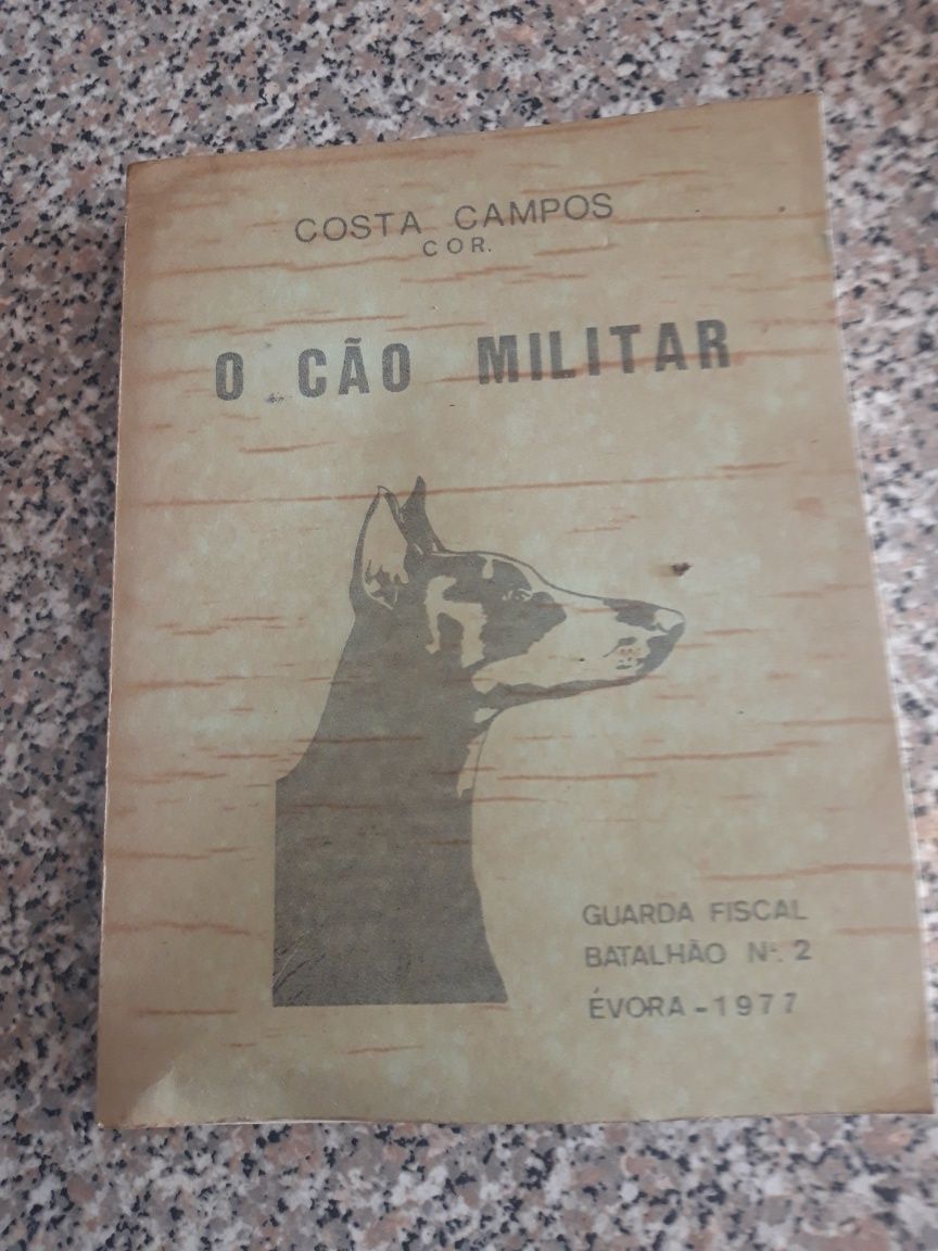 Livro O Cão Militar