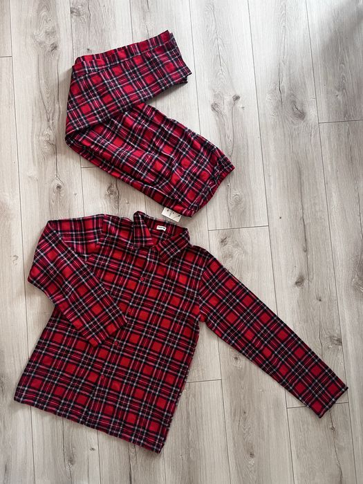 Piżama dziecięca w czerwoną kratkę 158