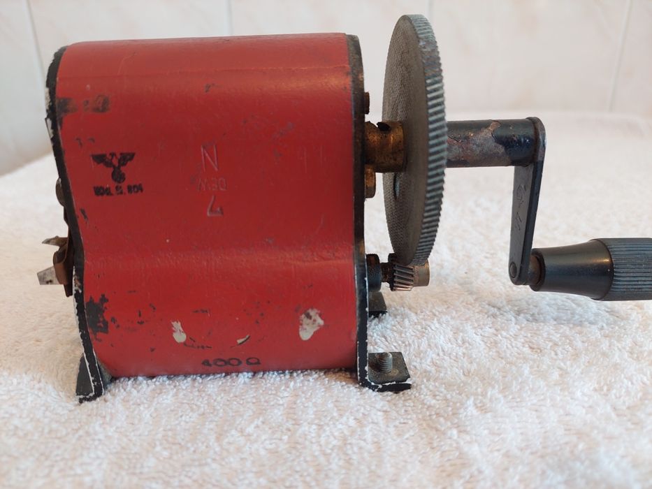 Продам магнето на полевой телефон.