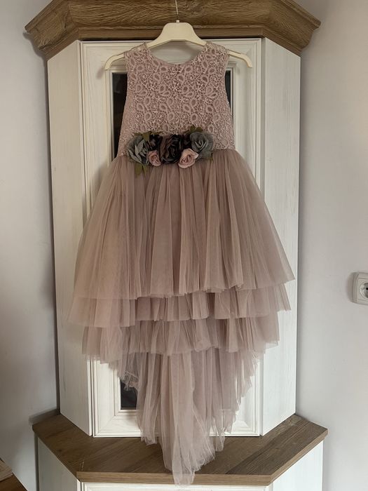 Продаж нарядного дитячого плаття