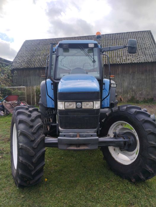 Ciągnik New Holand 8260