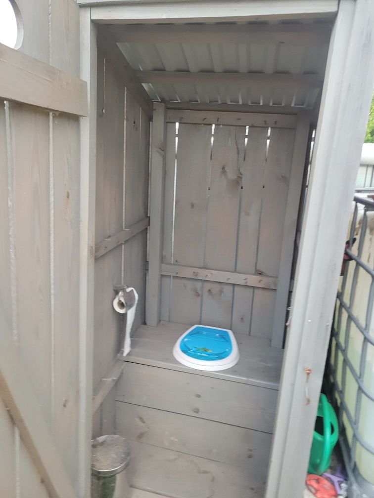 WC, wychodek na budowę