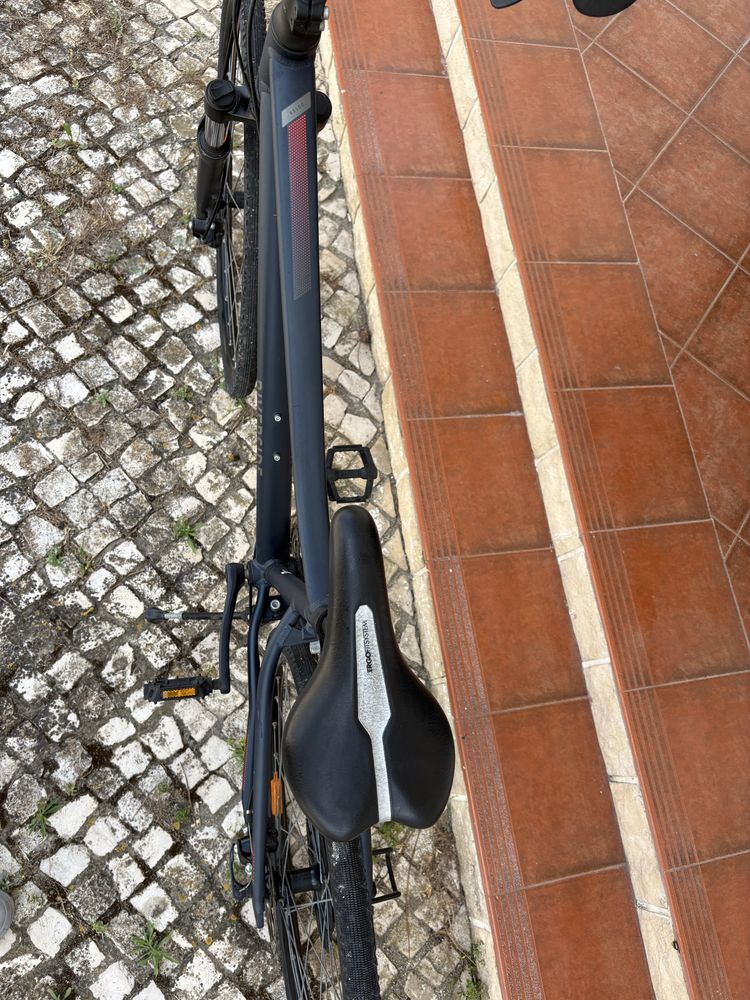 Bicicleta Trekking Riverside 500