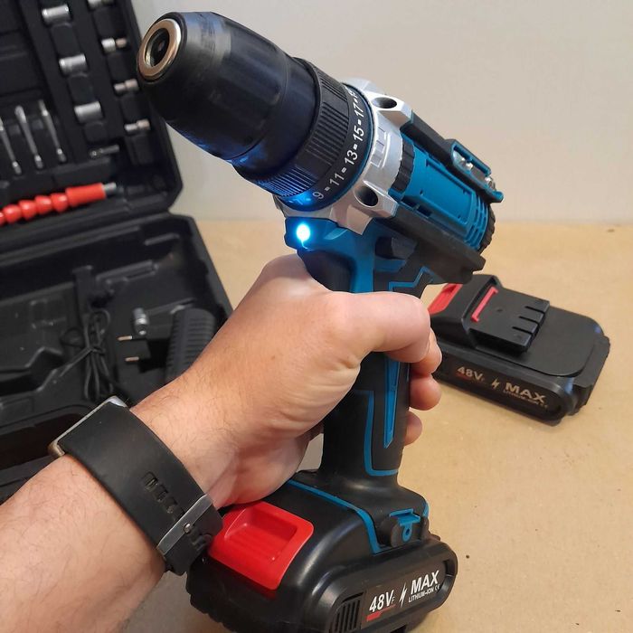 Аккумуляторный шуруповерт 24 вольт два аккумулятора с зарядником