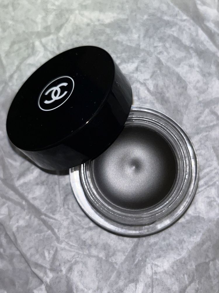 Chanel кремова підводка чорна 65.