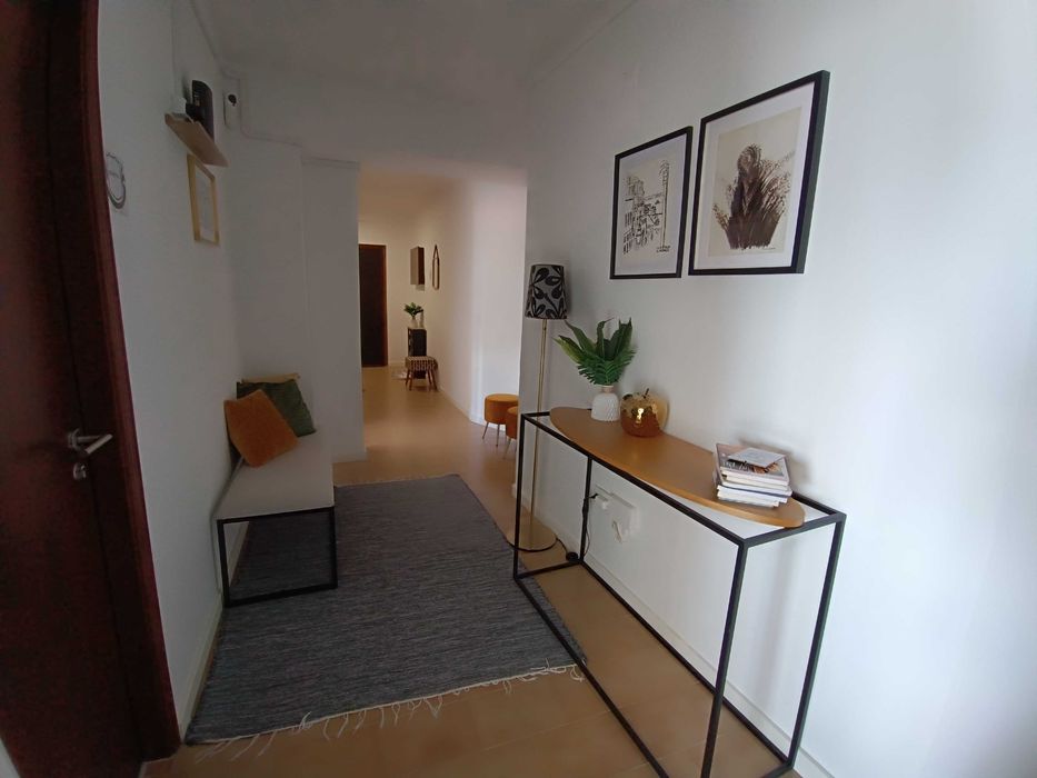 Quarto de Solteiro Mobilado para Arrendamento - Alhos Vedros