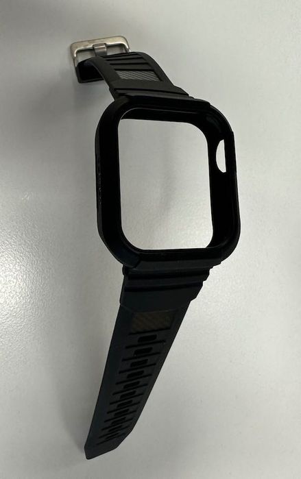 Apple Watch Series 7 45mm Midnight Black com bracelete desportiva
