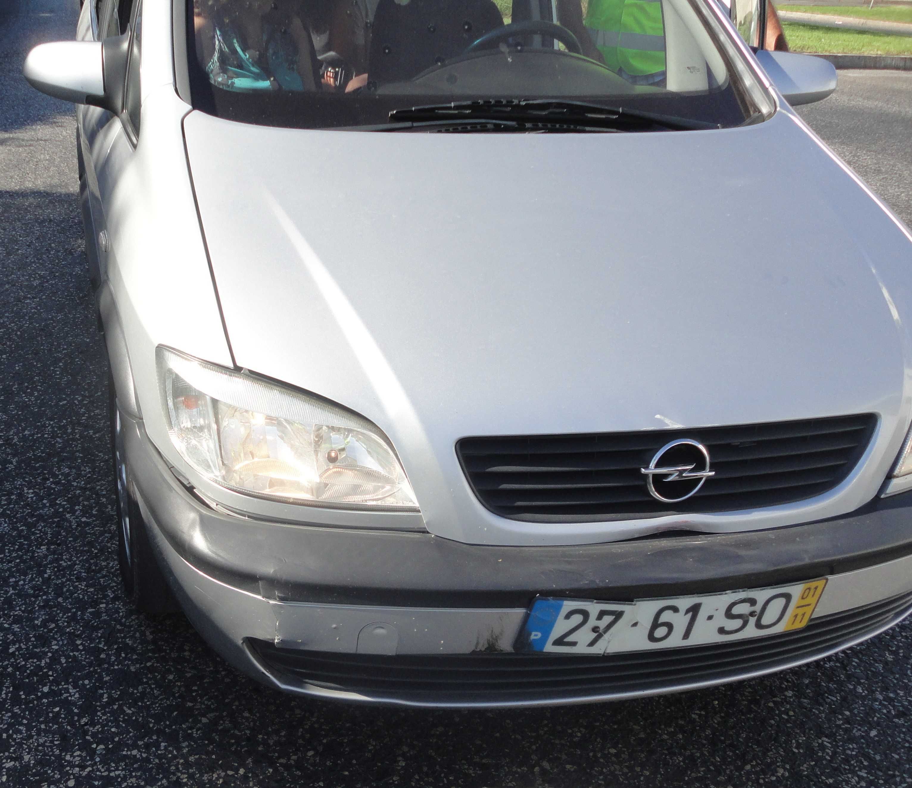 Opel Zafira 2.0 tdi 11-2001 Avariada com 190mil km