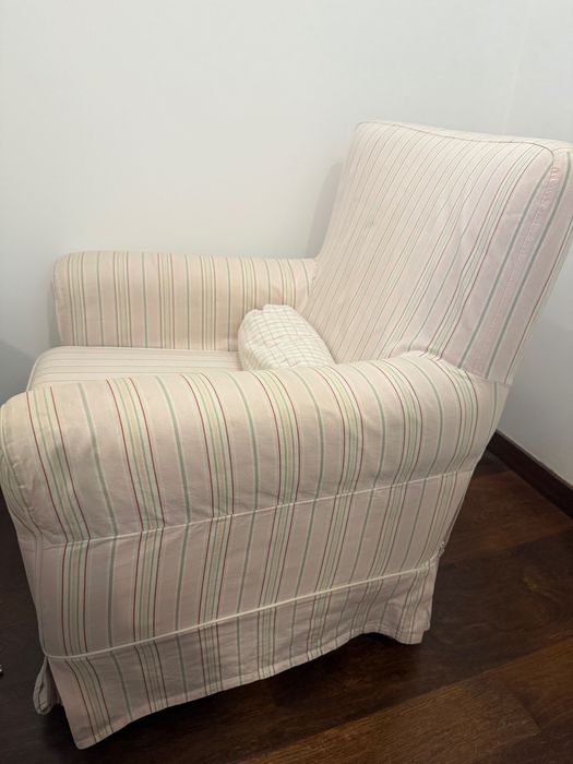 Cadeirão com almofada incluída