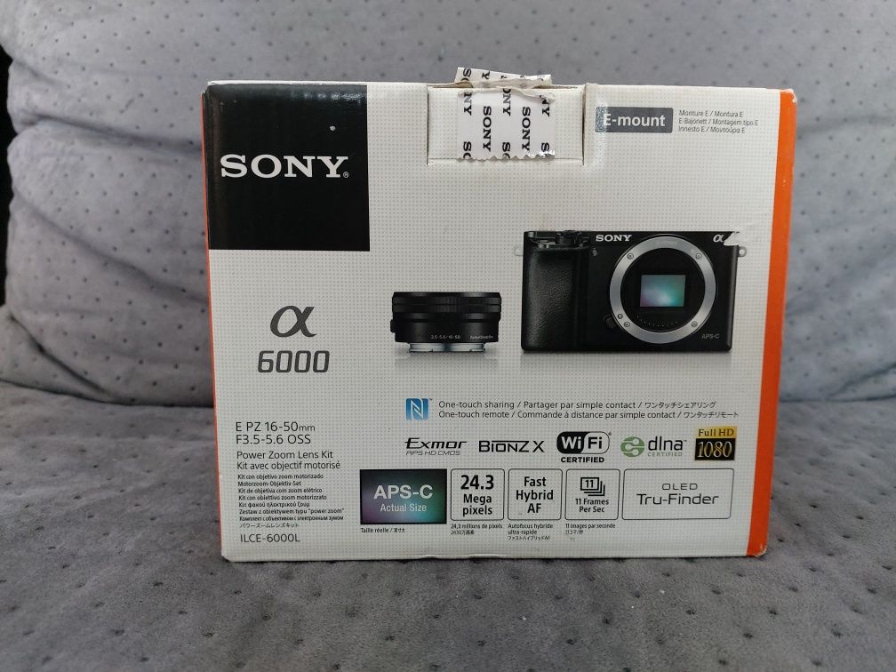 Sony a6000 apart z obiektywem dwie baterie