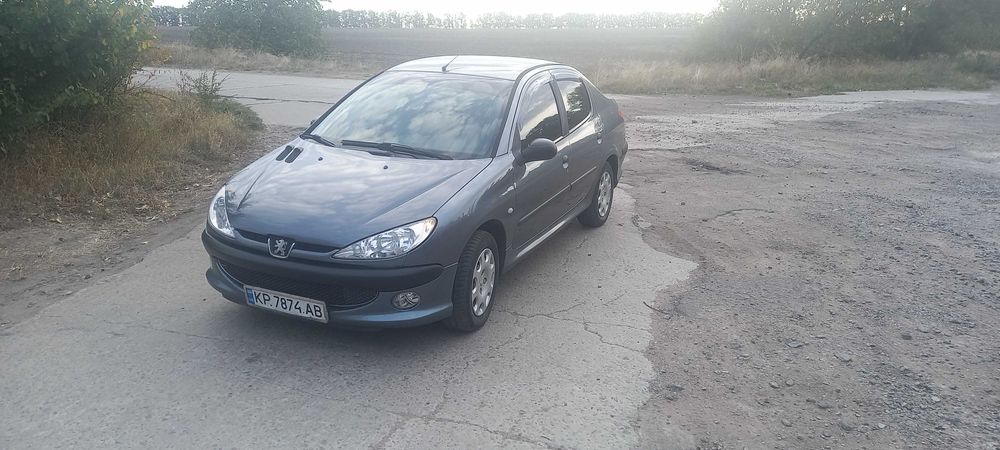 PEUGEOT 206 1.4 CЕДАН 2009 ,134000  ПРОБІГУ