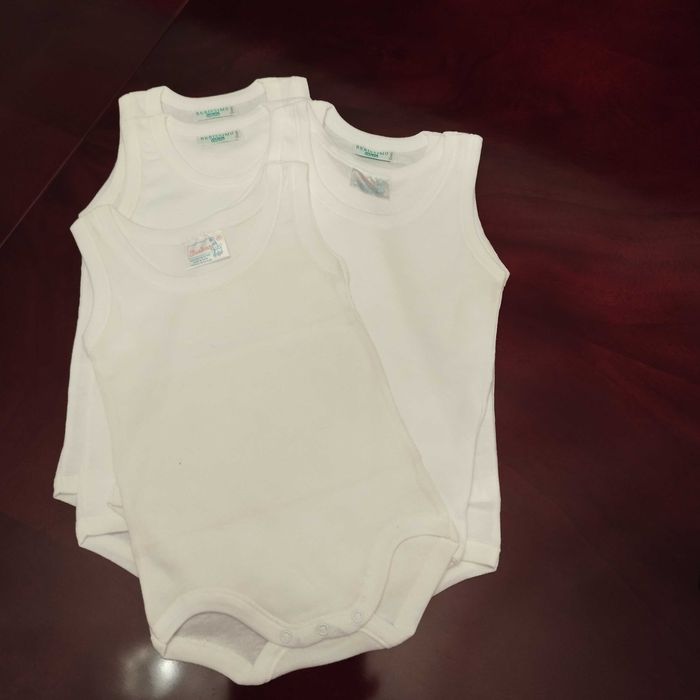 Bodies sem manga macios para bebé. Para desocupar!